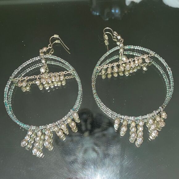 Large circle silver beaded dangling wire earrings - Picture 1 of 4